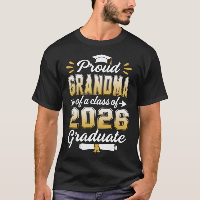 Proud Grandma av klass 2026 Student Senior 2 T Shirt (Framsida)