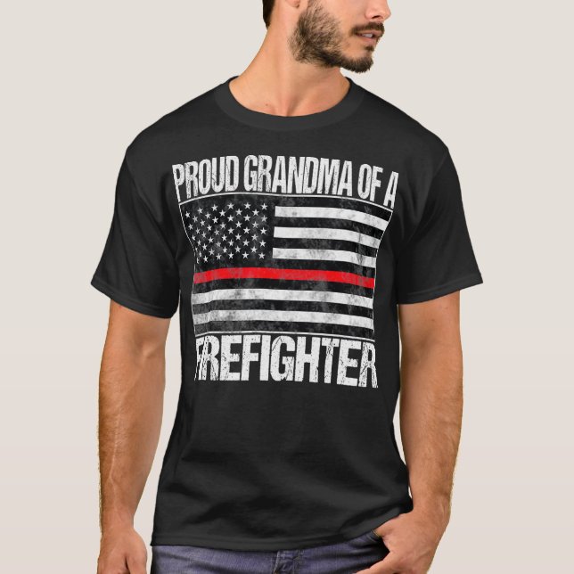 Proud Grandma från en Firefighter Fireman T Shirt (Framsida)
