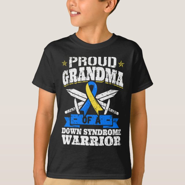 Proud Grandma of a Down Syndrome Warrior Down's Gr T Shirt (Framsida)