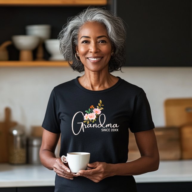 Proud Grandma T-Shirt (Skapare uppladdad)