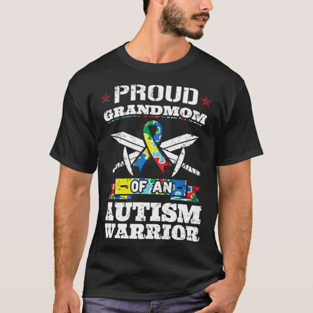 Proud Grandmom Of An Autism Warrior Kanner Awarene T Shirt (Framsida)