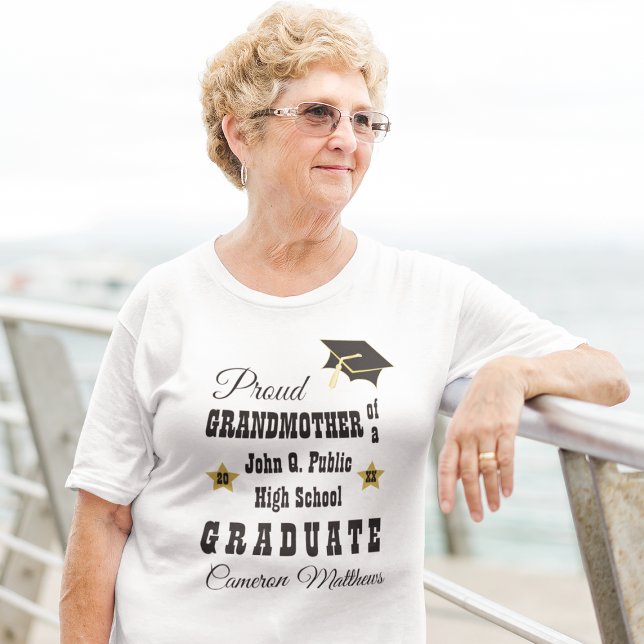 Proud Grandmor från Student Namn Studenten T Shirt (Skapare uppladdad)