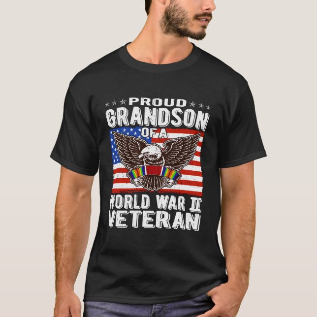 Proud Grandson of a Världskrig 2 Veteran Patriotic T Shirt (Framsida)