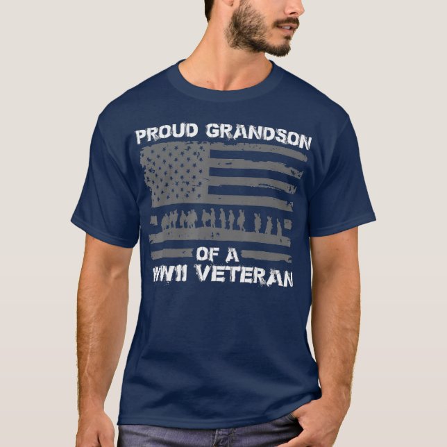 Proud Grandson of A WWII Veteran s För manar T Shirt (Framsida)