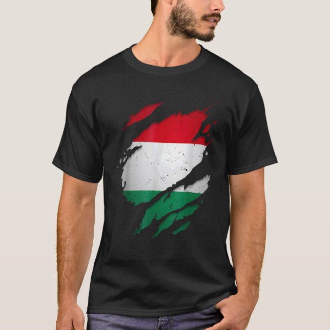 Proud Hungarian  Torn Ripped Hungary Flag T Shirt (Framsida)