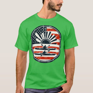 Proud Kayaker Paddling genom Vatten Flagga usa 2 T Shirt