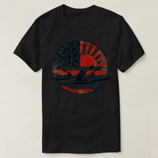 Proud Kayaker Paddling genom Vatten Flagga usa T Shirt (Design framsida)