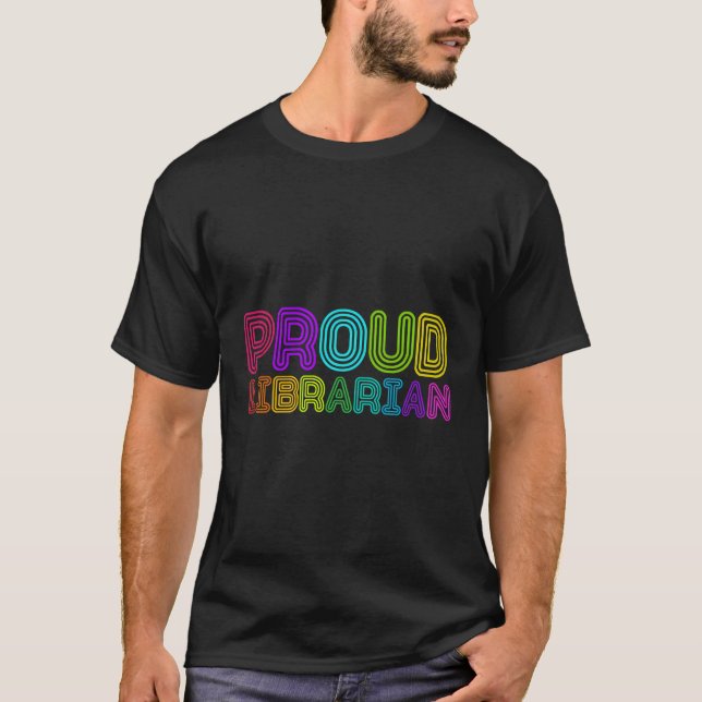Proud Librarian Bokar Reading Bookworm Bibliotek T Shirt (Framsida)