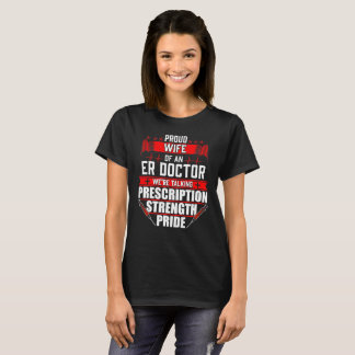 Proud Maka till ett Akut Room ER Doktor T Shirt
