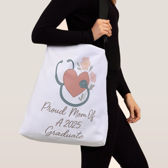 Proud Mamma från 2025 Nurse Grad - Blommigt Heart  Axelväska (Närbild)