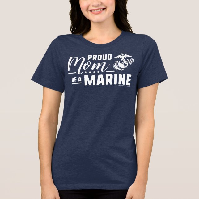 Proud Mamma i en marin - vit T Shirt (Framsida)