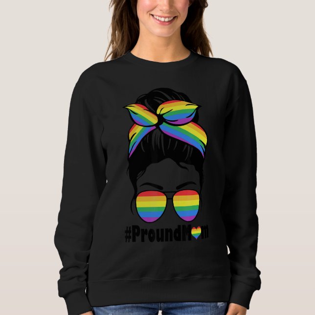 Proud Mamma Messy Hair Bun Lgbtq Rainbow Flagga Ga T Shirt (Framsida)