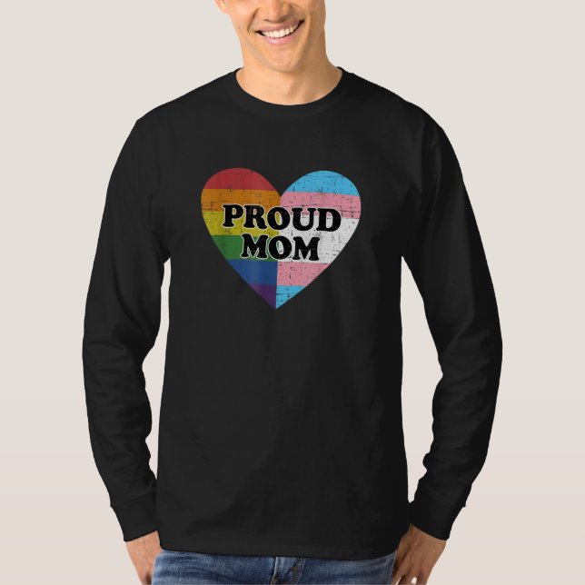 Proud Mom Heart rainbow and transgender flag lgbt  T Shirt (Framsida)