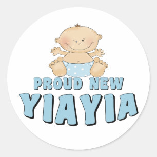 PROUD NEW YiaYia T-Shirt Runt Klistermärke