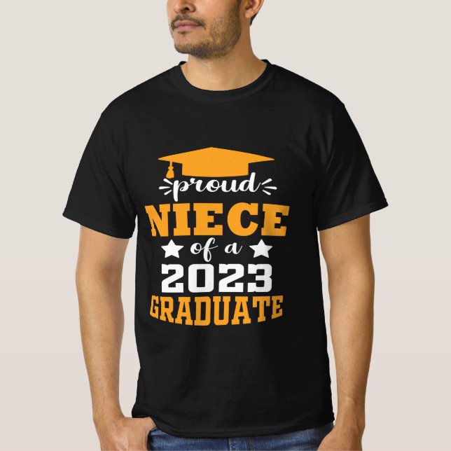 Proud NIECE av klass 2023 Student Modern T Shirt (Framsida)