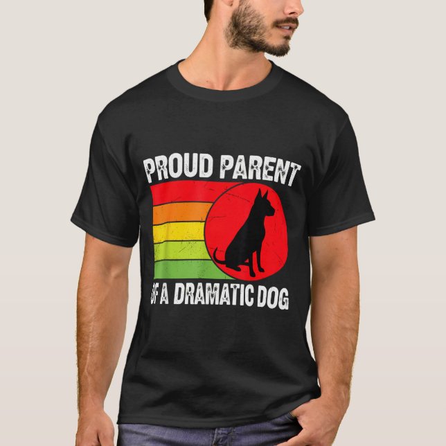 Proud Parent Of A Dramatic Dog Silhouette Retro De T Shirt (Framsida)