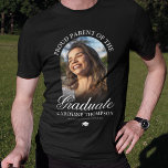 Proud Parent of the Student Photo T Shirt<br><div class="desc">Personlig förälder studenten t-shirt med stor båge bild i student,  det söta ordspråket "stolt förälder till student",  deras namn,  den skola/högskola de deltog i och klassåret.</div>