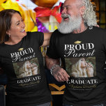 Proud Parent of the Student Photo T Shirt<br><div class="desc">Elegant studenten firande t-shirt med en pantarboard i studenter,  ett foto av er son eller dotter,  ett talesätt "student stolta förälder",  deras namn,  ställe av studieår och klassår.</div>