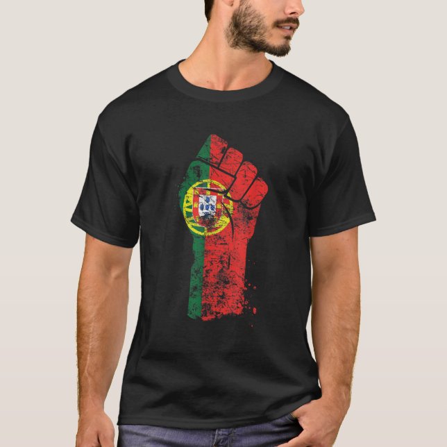 Proud Portugisiska Retro Portugal Flagga 1 T Shirt (Framsida)