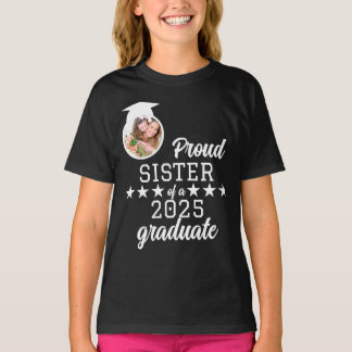 Proud Sister av 2025 års familj Studenten i Studen T Shirt