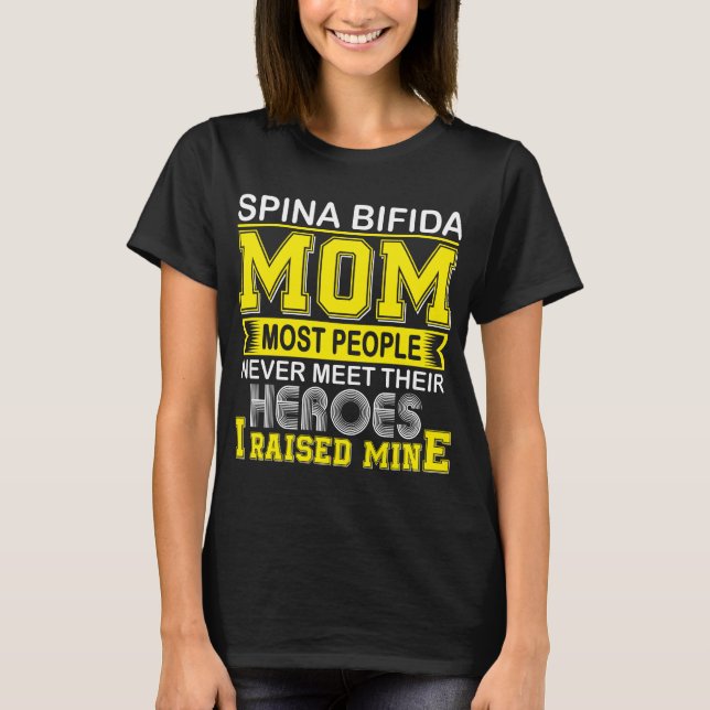 Proud Spina Bifida Mamma I tog upp minor T Shirt (Framsida)