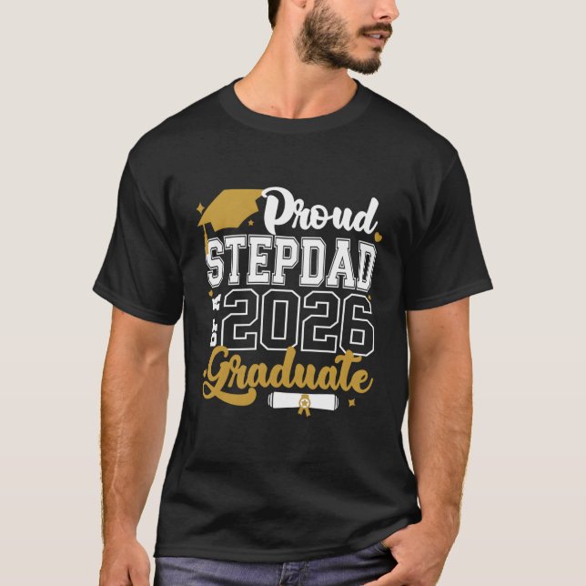 Proud Stepdad i klass 2026 Student-2026 T Shirt (Framsida)