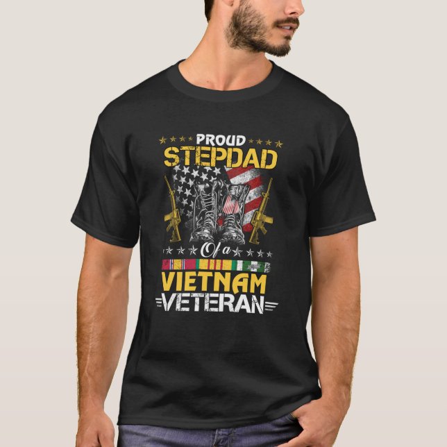 Proud Stepdad Of A Vietnam Veteran Son Daughter Is T Shirt (Framsida)