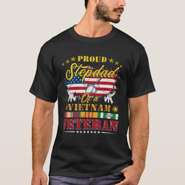 Proud Stepdad of a Vietnam Veteran T Shirt (Framsida)