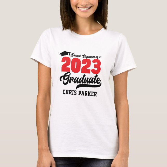 Proud Stepmamma av ett 2022 Student Red Script T Shirt (Framsida)