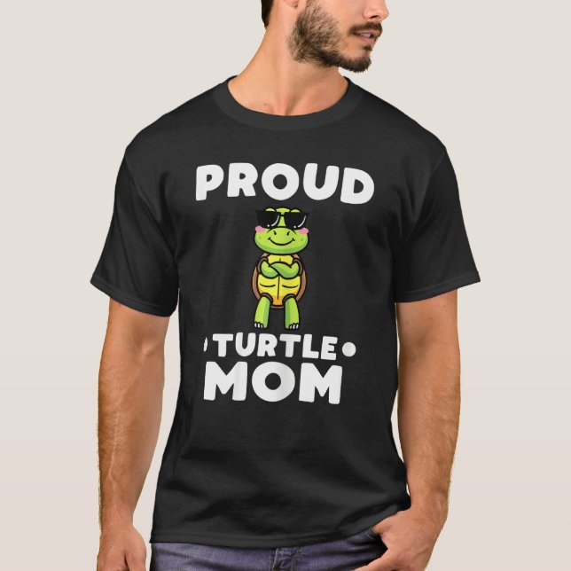 Proud Turtle Mom Ocean Animal Tortoise   T Shirt (Framsida)