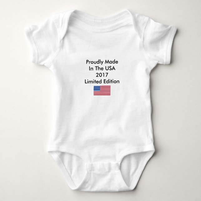 Proudly gjort i året för USA 2017 ändringsfödelse T-shirt (Framsida)