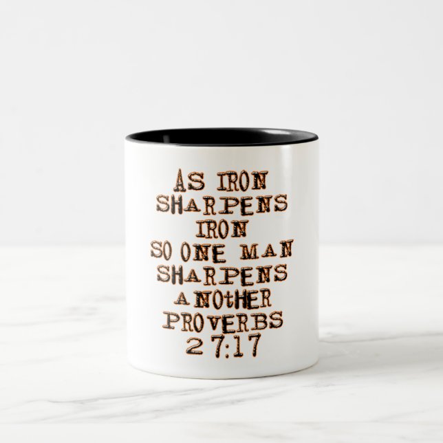 Proverbs 27:17 Två-Tonad mugg (Center)