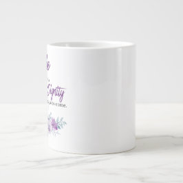 Proverbs 31:25 Sträng och värdighet Lila Flower Jumbo Mugg