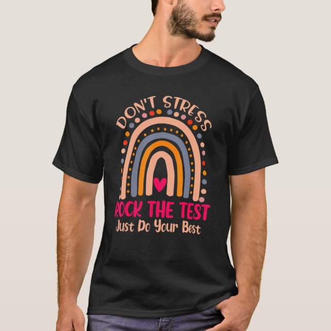 Provningsdag Sten testlärarens testdag för regnbåg T Shirt (Framsida)