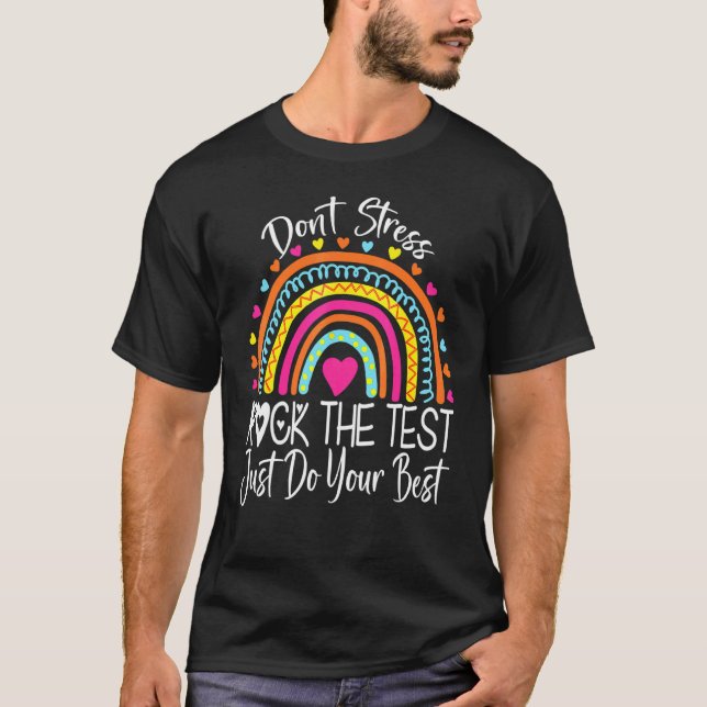 Provningsdag Sten testlärarens testdag för regnbåg T Shirt (Framsida)