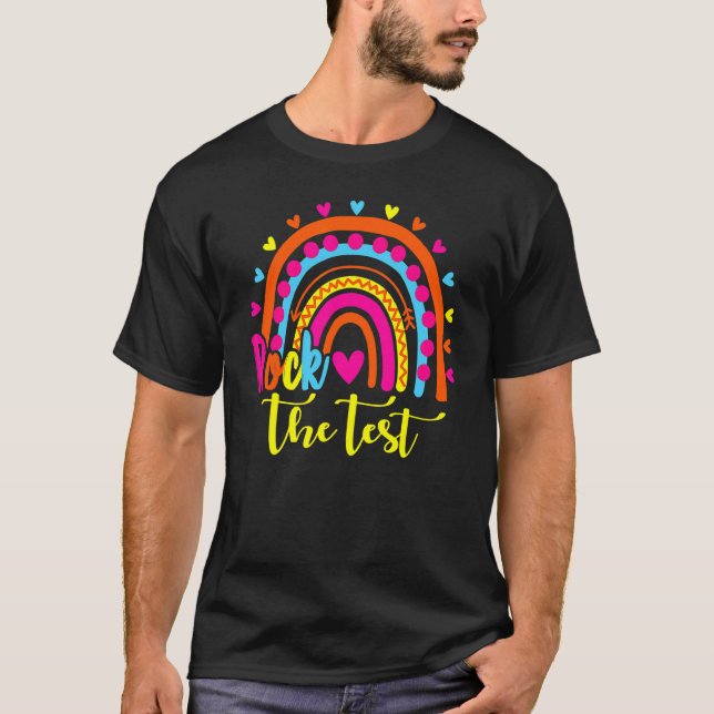 Provningsdag Sten testlärarens testdag för regnbåg T Shirt (Framsida)