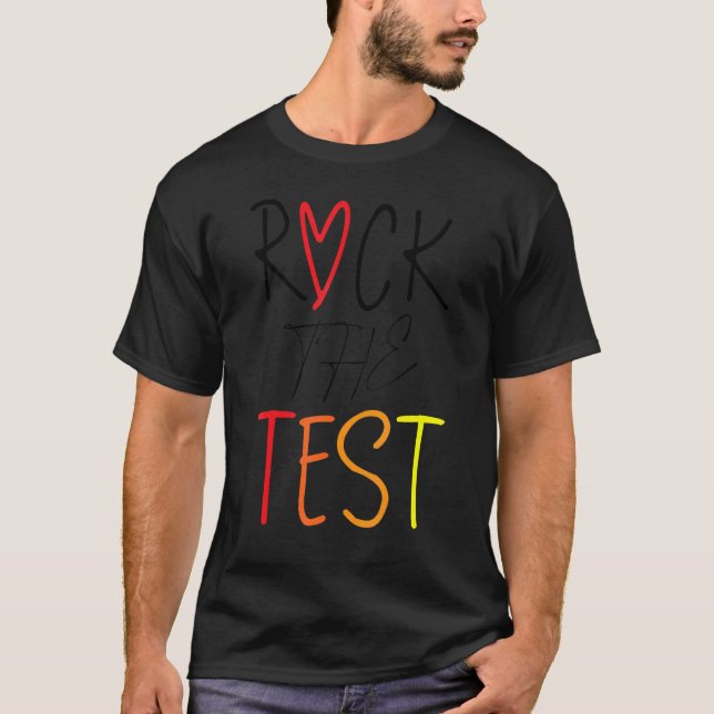 Provningsdag Sten testlärarens testdag för regnbåg T Shirt (Framsida)