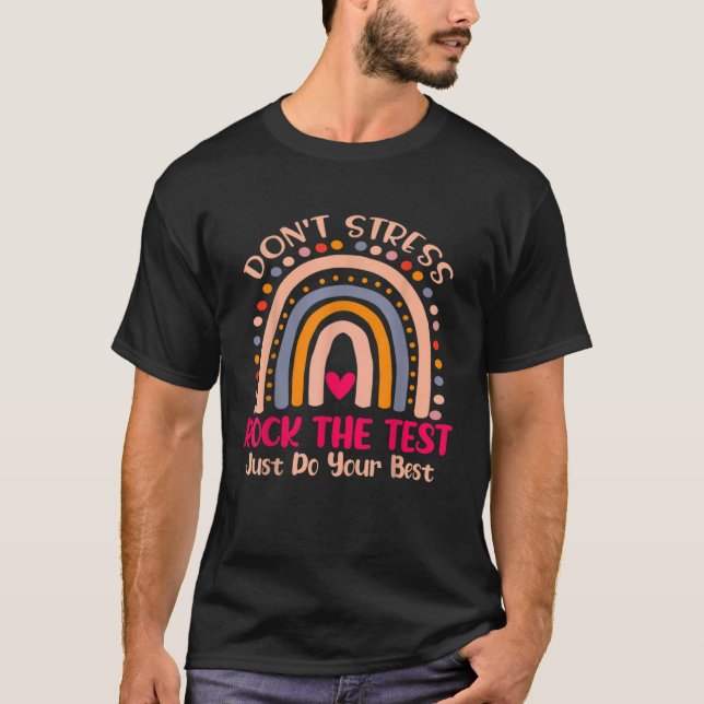 Provningsdag Sten testlärarens testdag för regnbåg T Shirt (Framsida)