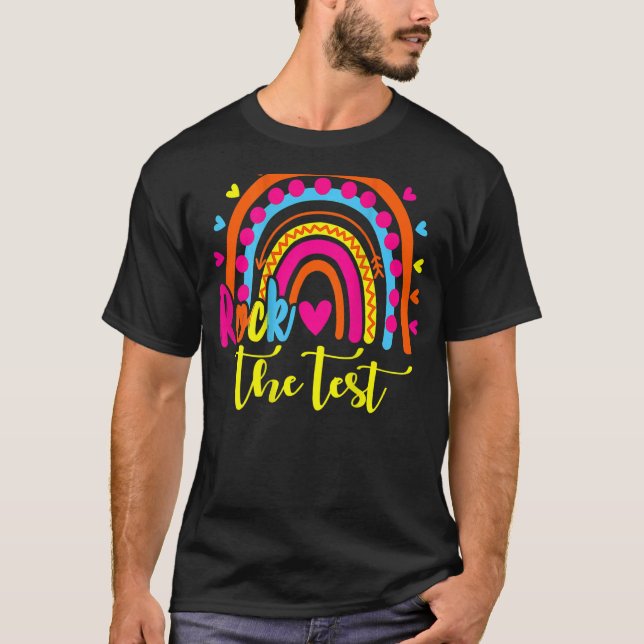 Provningsdag Sten testlärarens testdag för regnbåg T Shirt (Framsida)