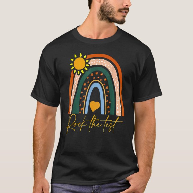 Provningsdag Sten testlärarens testdag för regnbåg T Shirt (Framsida)