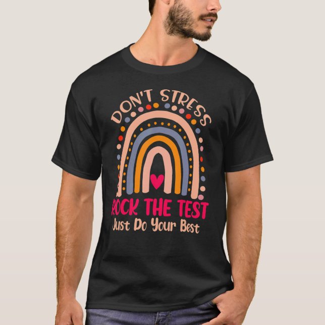Provningsdag Sten testlärarens testdag för regnbåg T Shirt (Framsida)