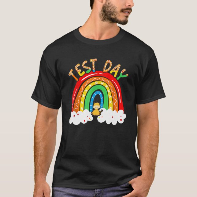 Provningsdag Sten testlärarens testdag för regnbåg T Shirt (Framsida)