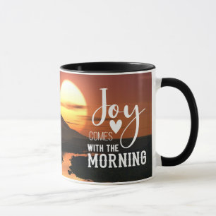 Psalm 30:5 Joy följer med morgonen Bible Verse Mugg
