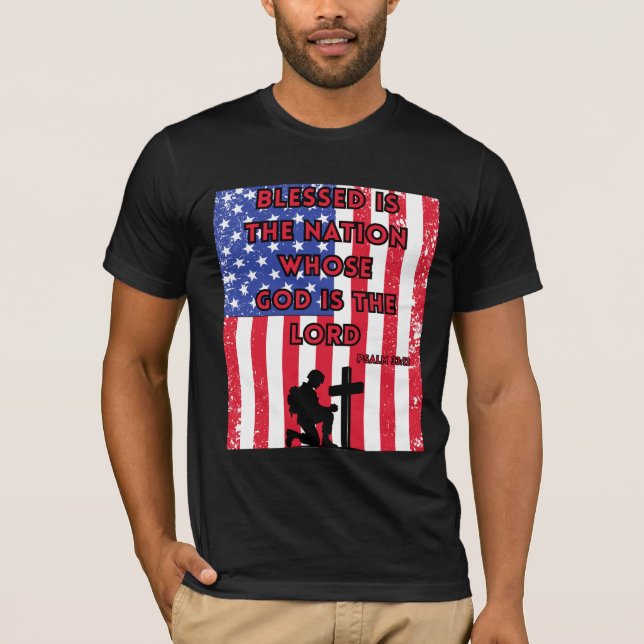 Psalm 33:12 Fosterländsk Kristall T-Shirt (Framsida)