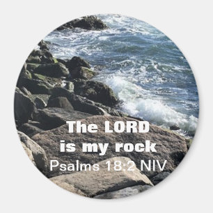 Psalms 18:2 Herre är mitt Sten foto av Ocean Sten Magnet