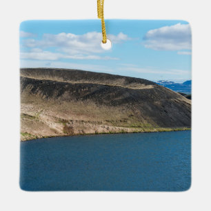 Pseudokratrar i sjö Myvatn - Islandet Julgransprydnad Keramik