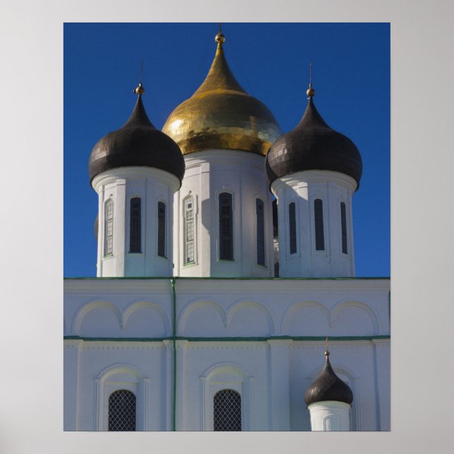 Pskov Kremlin och Trinity Cathedral Poster (Framsidan)