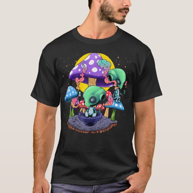 Psychedelic Alien Mushroom Nostalgia Groovy Vibe H T Shirt (Framsida)
