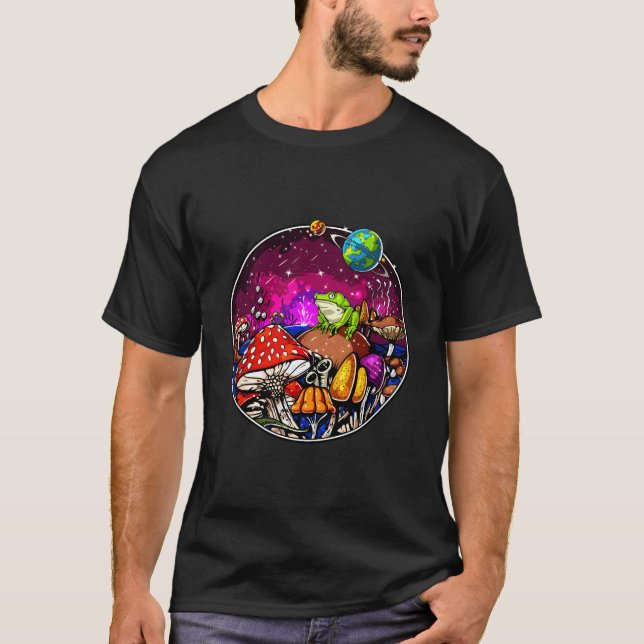 Psychedelic Mushrooms Forest Fungi Frog Mushrooms T Shirt (Framsida)