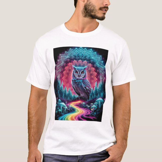 Psychedelic Uggla Mandala - Trippy Forest Art T Shirt (Framsida)